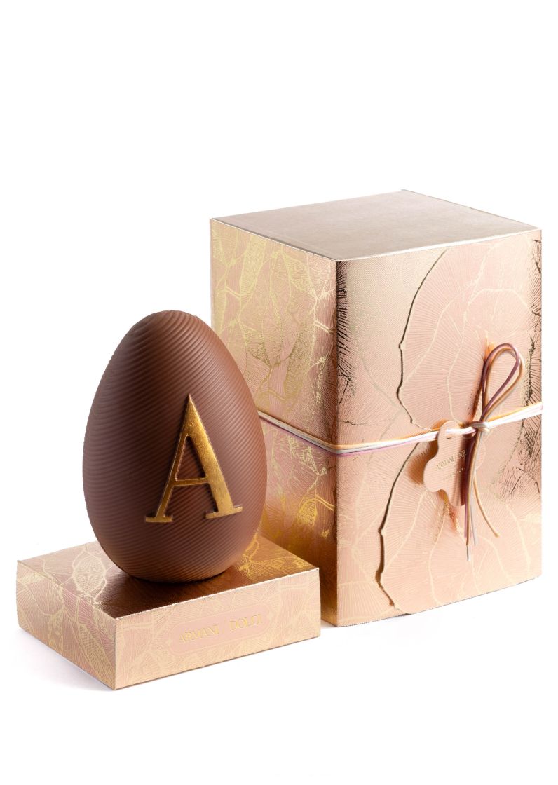 Uovo Pasqua 440g - cioccolato al latte con granella di nocciola e finocchietto